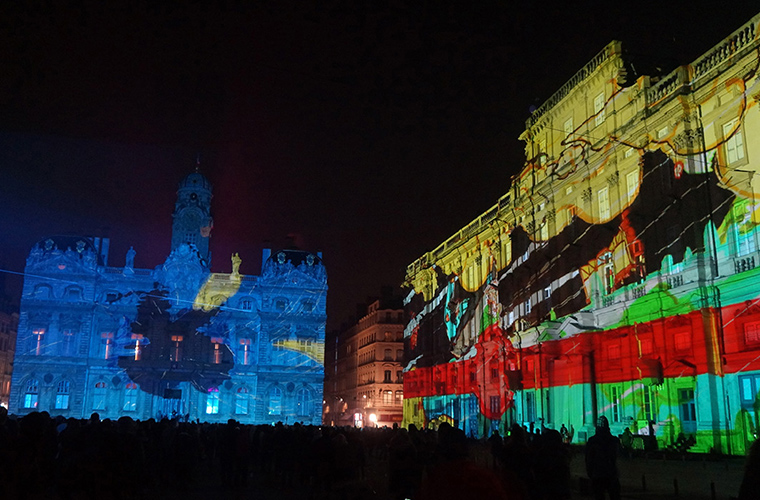 Melting sisters - Illuminated town hall in lyon festival of lights
