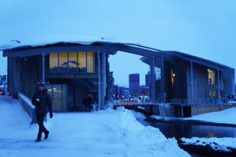 Meltingsisters - the Astrup Fearnley Museum at the blue hour in the winter