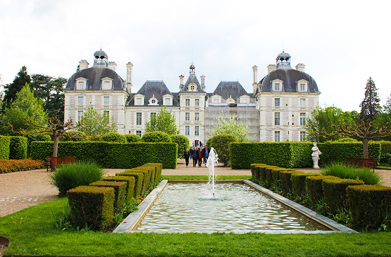 Melting Sisters - the fairy tale Cheverny castle of the Loire valley