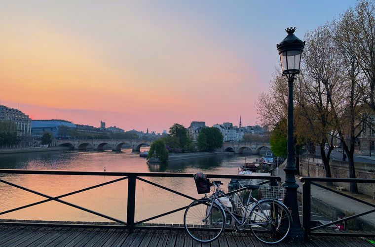 Snippets of a lockdown wonderland - A quiet sunrise light from Pont des Arts on a cold morning: as Parisian as it gets